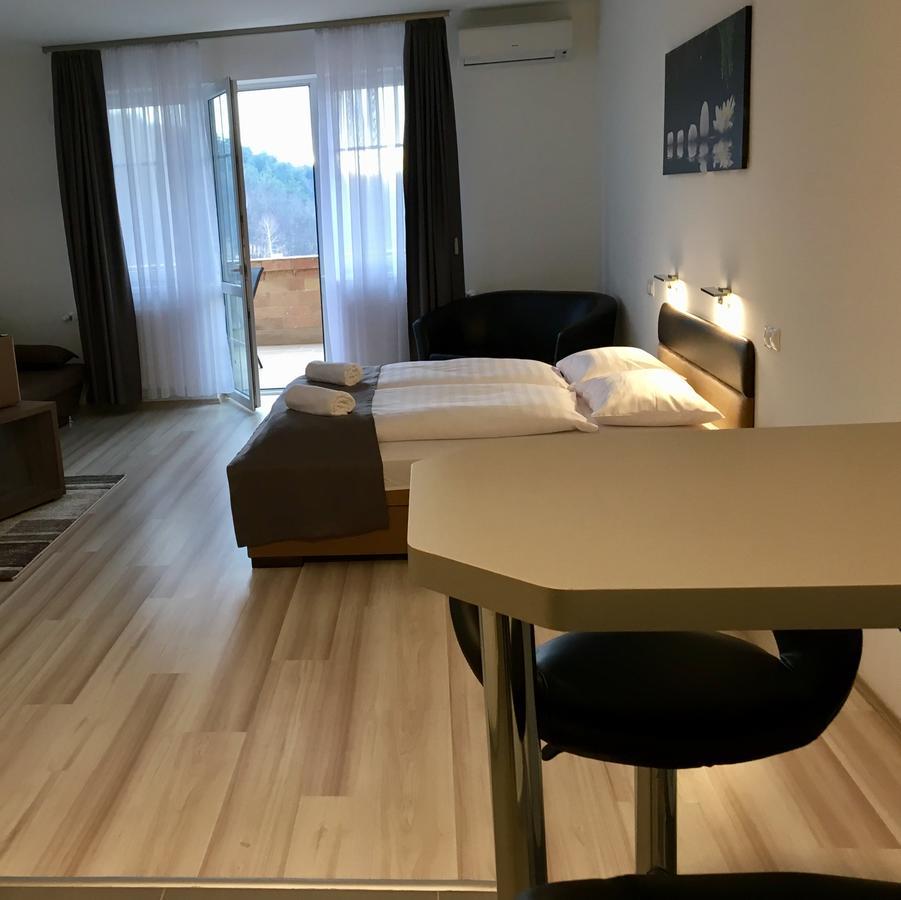 F&M Apartman Egerszalok Ngoại thất bức ảnh
