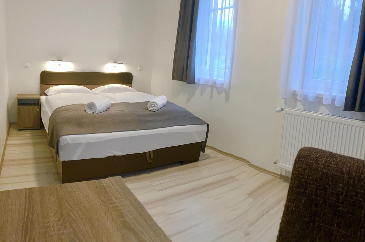 F&M Apartman Egerszalok Ngoại thất bức ảnh